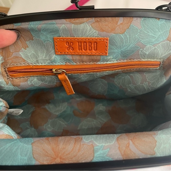 HOBO Dixie Fuchsia Pink Rose Kisslock Leather Crossbody Bag Clutch Purse - Picture 4 of 12